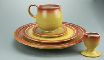 Gedeck mit<br> Essteller<br>Durchmesser: ca 27,5 cm 