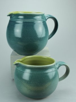 Krüge mit Bauch<br>ca 1,5 l